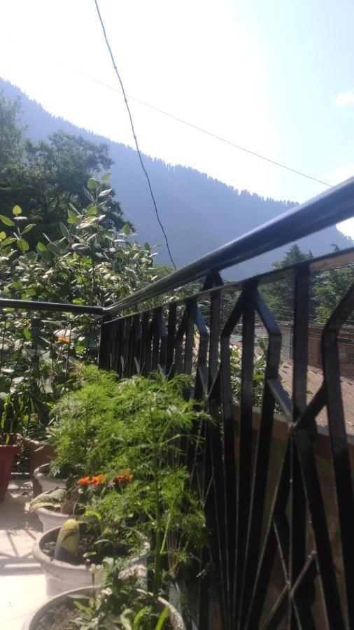 The Prasher Lodge Mall Road Manali Екстериор снимка