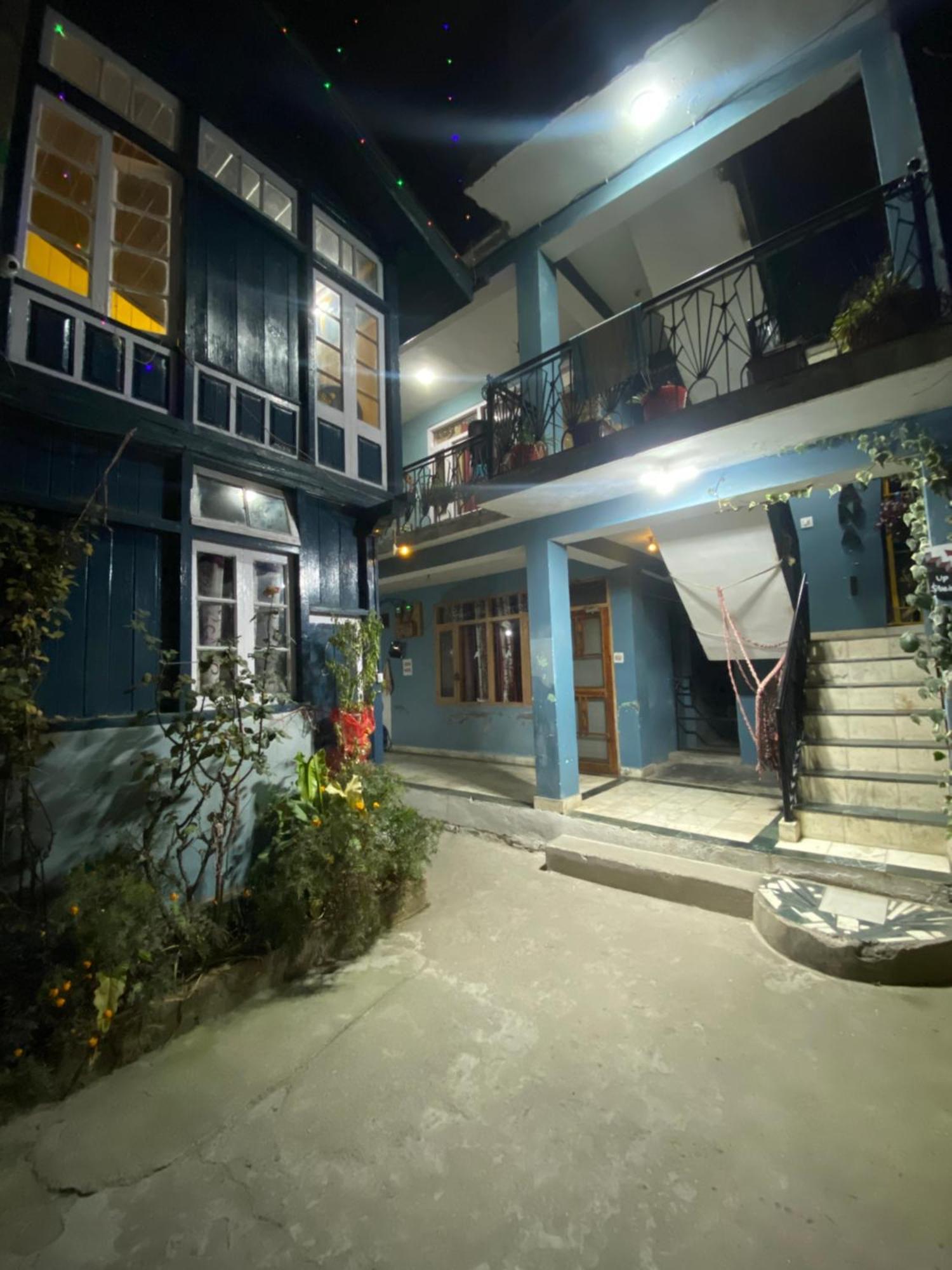 The Prasher Lodge Mall Road Manali Екстериор снимка