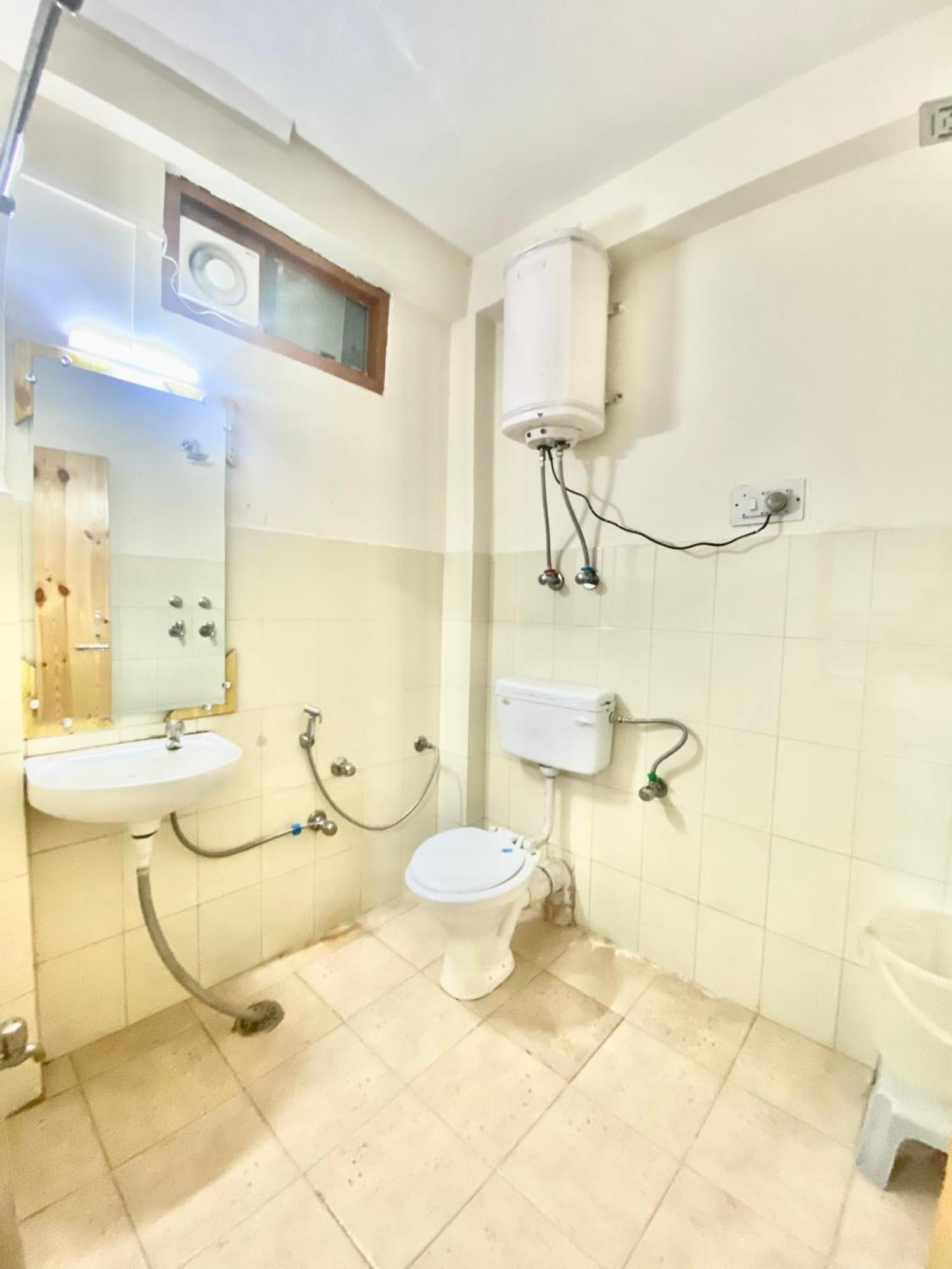 The Prasher Lodge Mall Road Manali Екстериор снимка