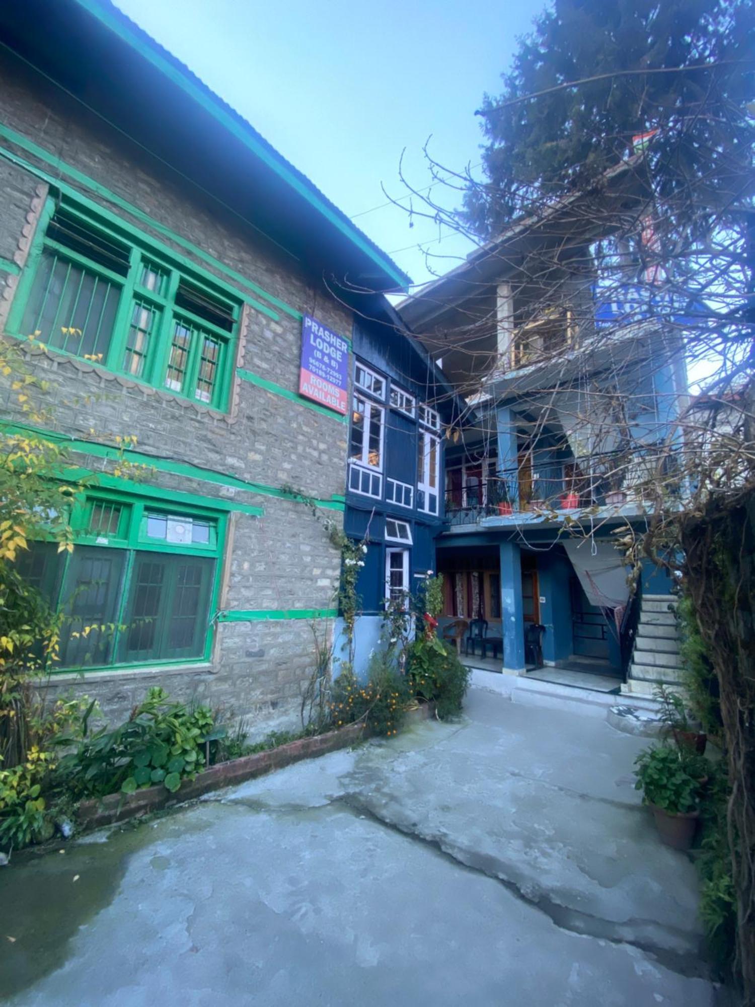 The Prasher Lodge Mall Road Manali Екстериор снимка