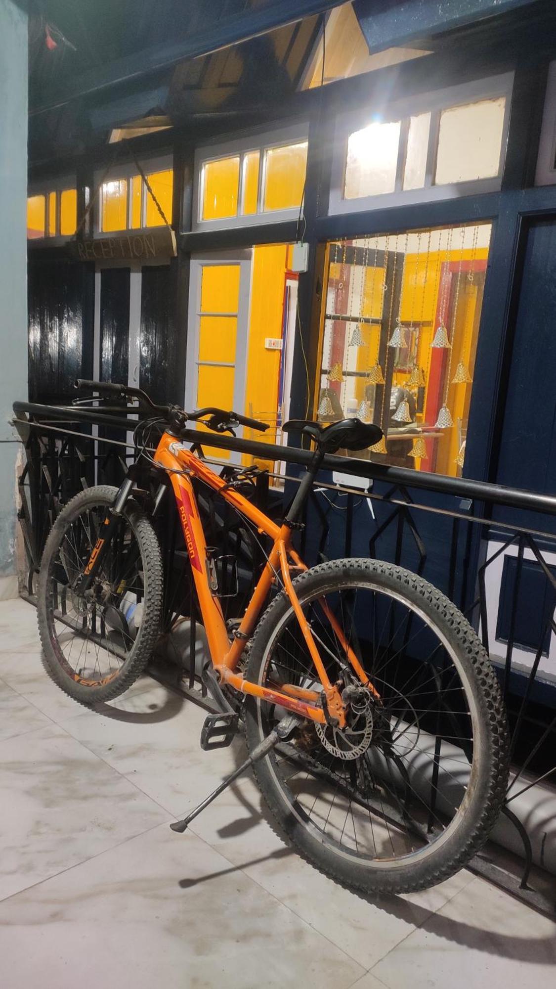 The Prasher Lodge Mall Road Manali Екстериор снимка